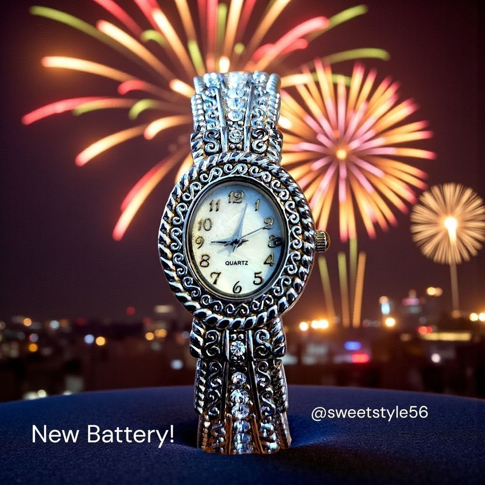 ACCUTIME WATCH CORP. Silver And Crystal Watch STATEMENT MAKING